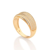 Anillo pavé con circonitas cúbicas, chapado en oro de 18 quilates.